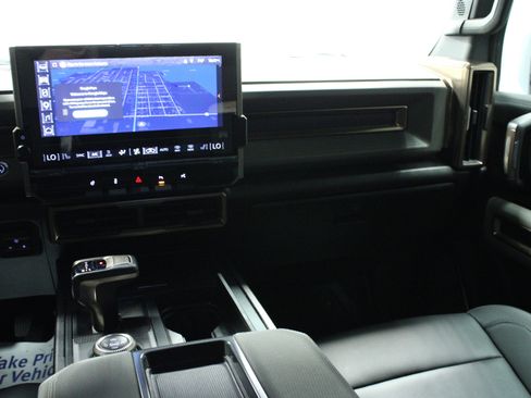 Used 2025 GMC Hummer EV 2X AWD/4WD image 18