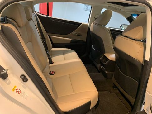 Used 2019 Lexus ES 350 w/ Premium Package image 51