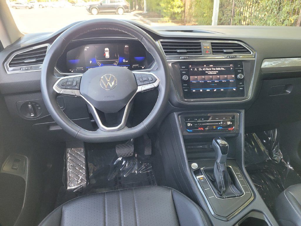 Used 2023 Volkswagen Tiguan SE FWD image 20
