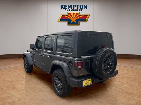 Used 2025 Jeep Wrangler Unlimited Sport AWD/4WD image 4