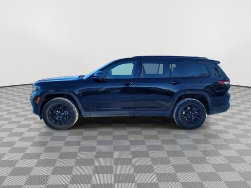 Used 2024 Jeep Grand Cherokee L Laredo image 5