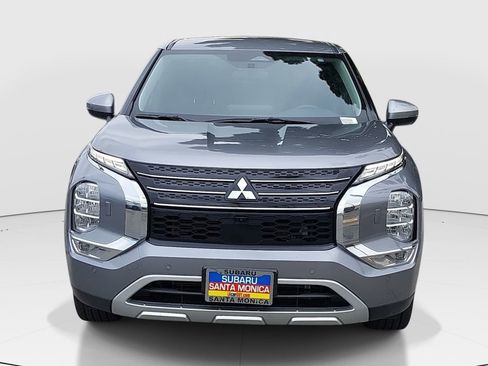 Used 2024 Mitsubishi Outlander SE AWD/4WD image 2