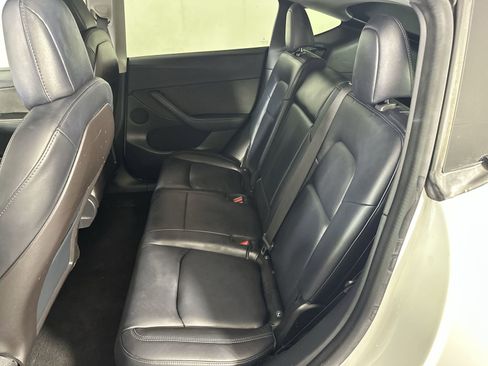 Used 2020 Tesla Model Y Long Range image 27