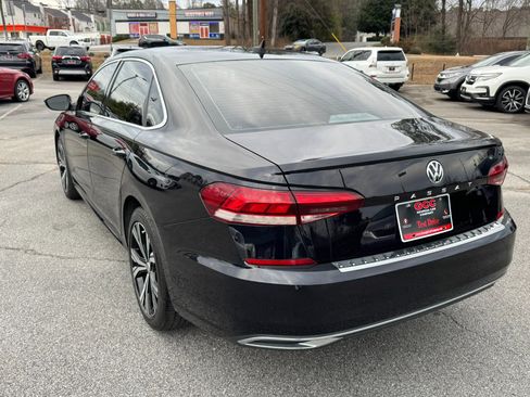 Used 2022 Volkswagen Passat 2.0T SE image 5