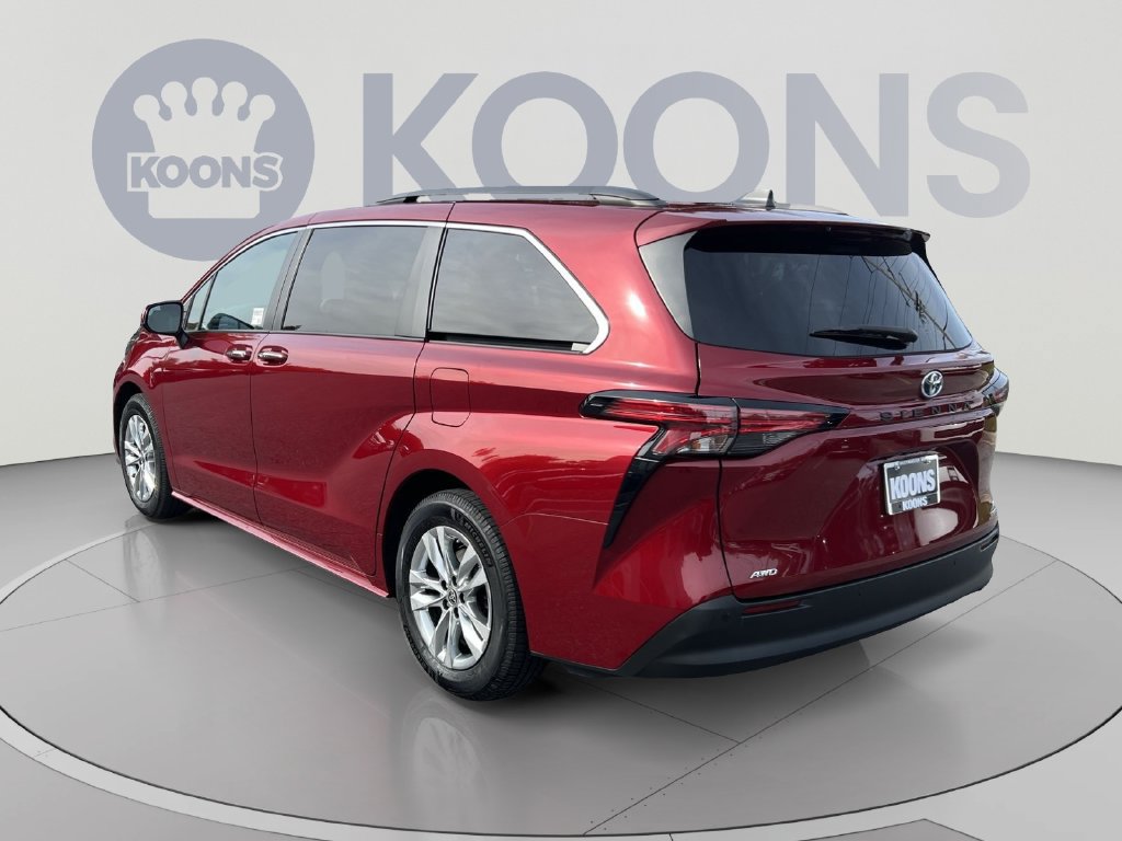 Used 2022 Toyota Sienna XLE w/ XLE Plus Package AWD/4WD image 4