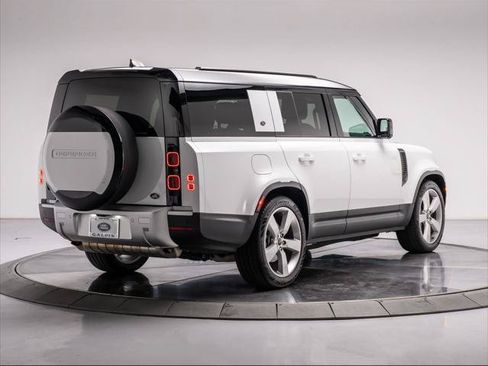 Used 2023 Land Rover Defender 130 SE AWD/4WD image 5