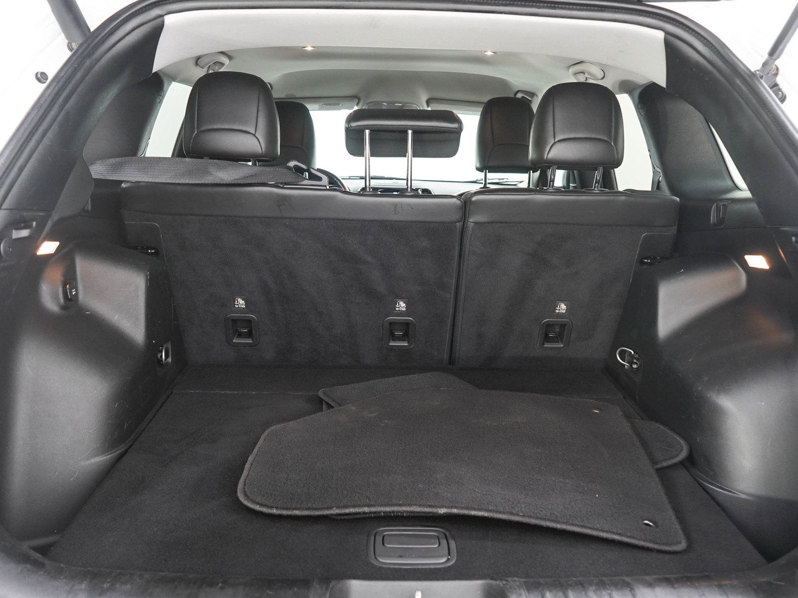 Used 2019 Jeep Cherokee Limited w/ Trailer Tow Group AWD/4WD image 9