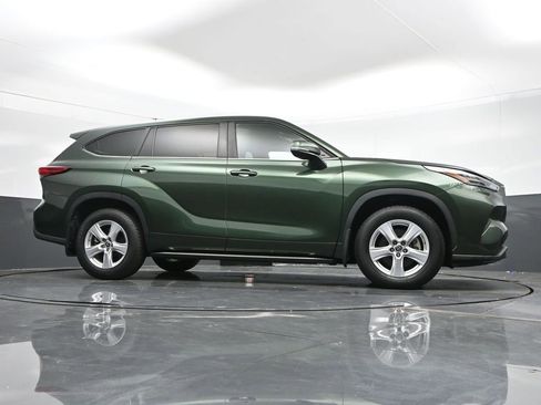 Used 2023 Toyota Highlander L image 47
