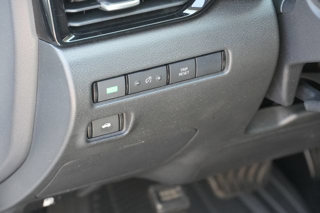 Used 2022 Nissan Sentra SV w/ All-Weather Package FWD image 23