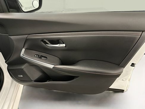 Used 2022 Nissan Sentra SR w/ SR Premium Package image 32