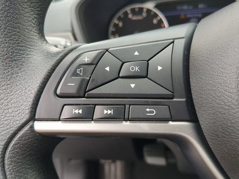 Used 2024 Nissan Altima 2.5 SV FWD image 28