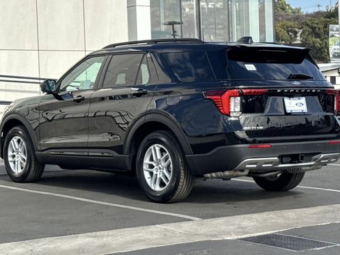 New 2026 Ford Explorer Active w/ Active Comfort Package image 5