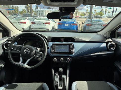 Used 2025 Nissan Versa SV FWD image 31