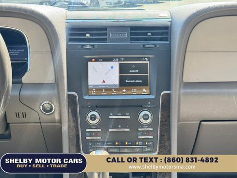 Used 2017 Lincoln Navigator L Select image 13