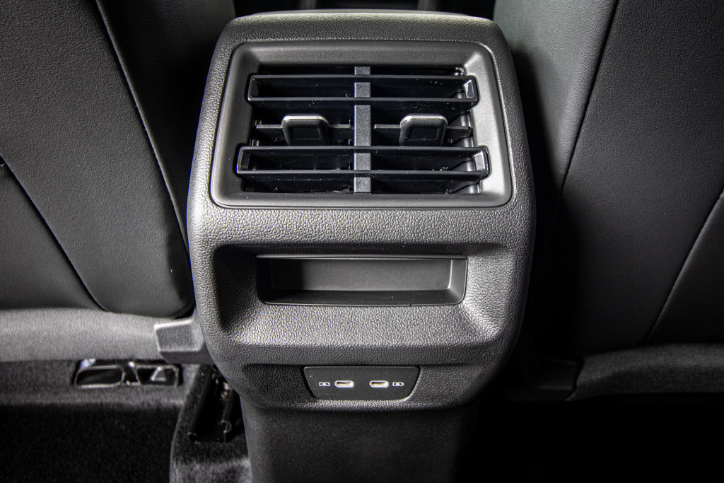New 2026 Volkswagen Tiguan SE R-Line FWD image 31