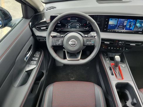 New 2026 Nissan Kicks SR w/ SR Premium Package AWD/4WD image 18
