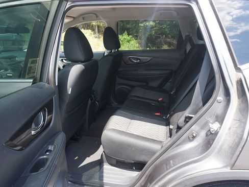 Used 2019 Nissan Rogue S w/ Special Edition Package FWD image 11