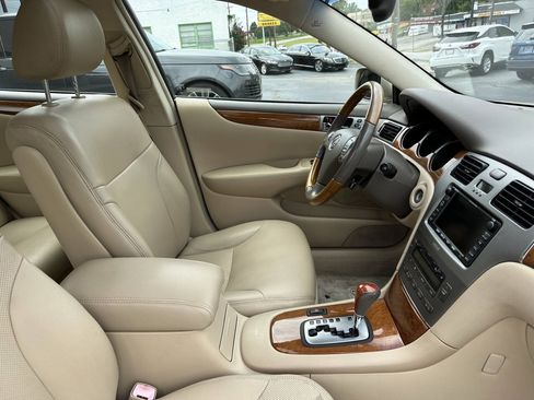 Used 2005 Lexus ES 330 w/ DVD Navigation System Pkg FWD image 23