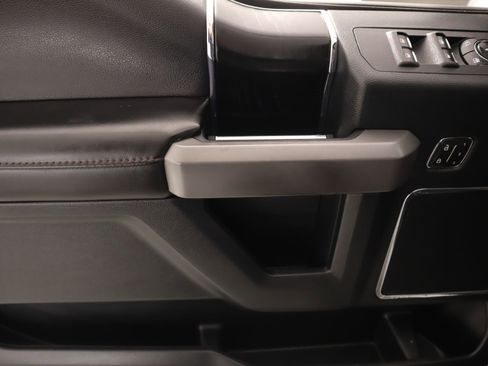 Used 2019 Ford F150 Platinum w/ Equipment Group 701A Luxury image 17