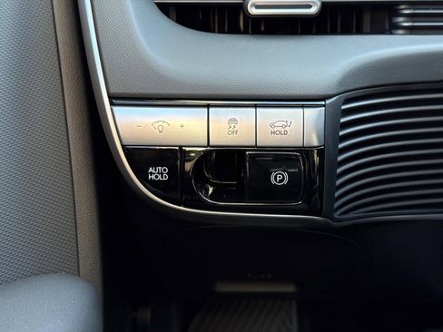 Used 2024 Hyundai Ioniq 5 SEL image 17