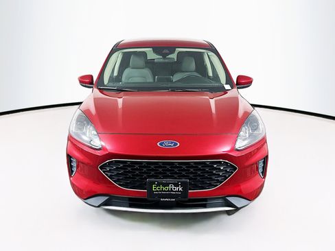 Used 2020 Ford Escape SE image 2