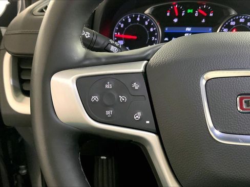 Used 2024 GMC Terrain SLT AWD/4WD image 18