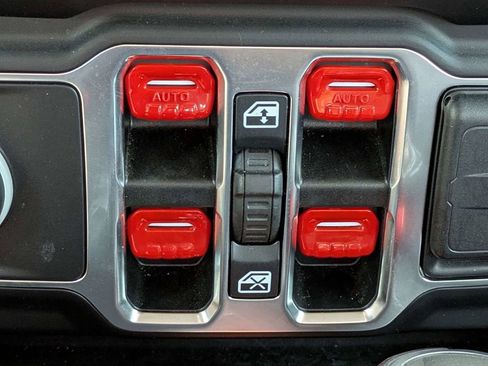 Used 2021 Jeep Wrangler Unlimited Sahara w/ Cold Weather Group image 27