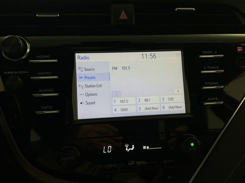 Used 2018 Toyota Camry SE FWD image 22