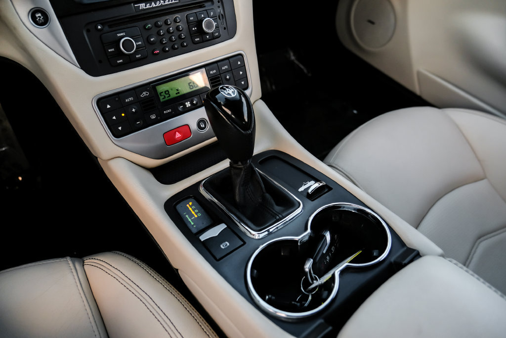 Used 2016 Maserati GranTurismo Sport RWD image 23