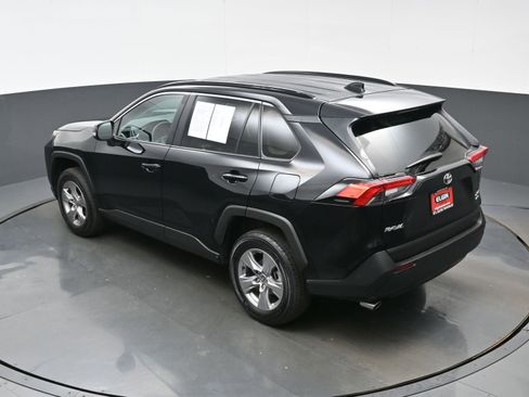 Used 2025 Toyota RAV4 XLE AWD/4WD image 38