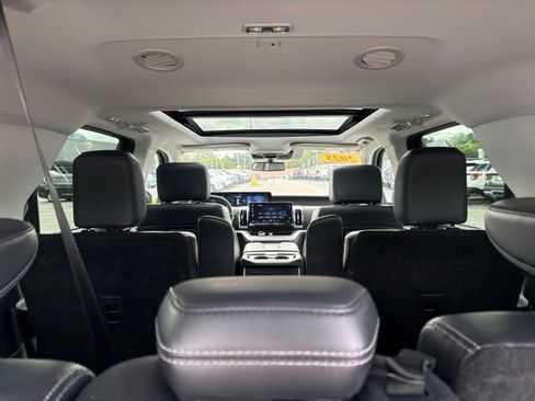 Used 2025 Ford Expedition Platinum AWD/4WD image 33