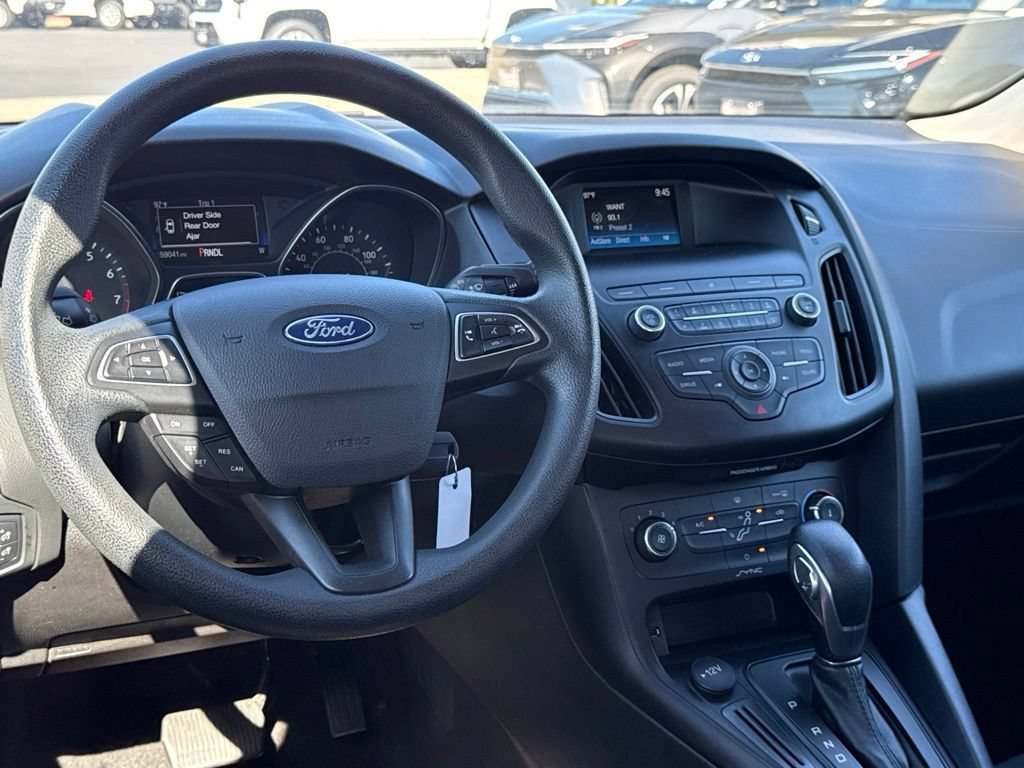 Used 2018 Ford Focus SE FWD image 29