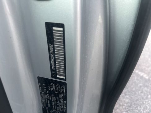 Used 2022 Kia Carnival LX image 21