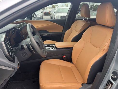 Used 2025 Lexus RX 350 FWD w/ Technology Package image 9