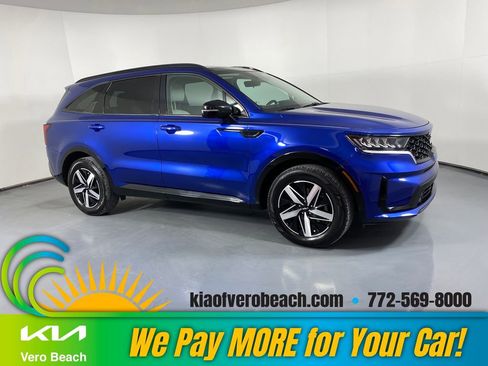 Used 2022 Kia Sorento EX w/ Panoramic Sunroof Package image 1