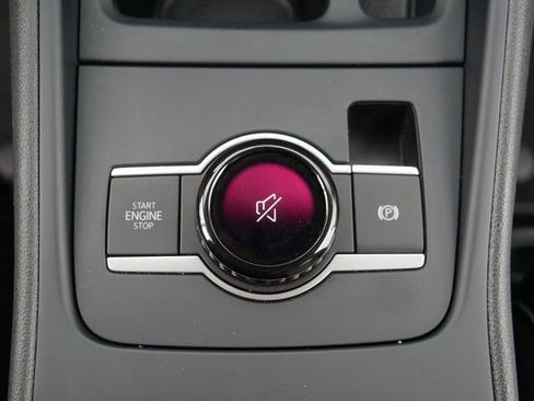 Certified 2025 Volkswagen Tiguan SE AWD/4WD image 31