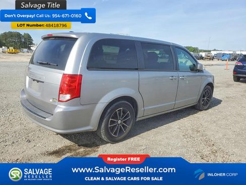 Used 2018 Dodge Grand Caravan SE image 4