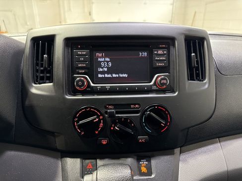 Used 2019 Nissan NV200 S image 15