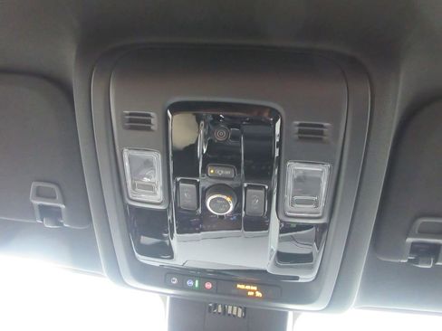 New 2026 Chevrolet Suburban Z71 w/ Comfort Package image 34