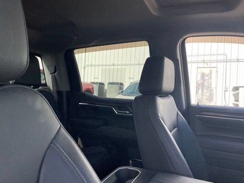Used 2024 GMC Sierra 1500 SLT AWD/4WD image 34