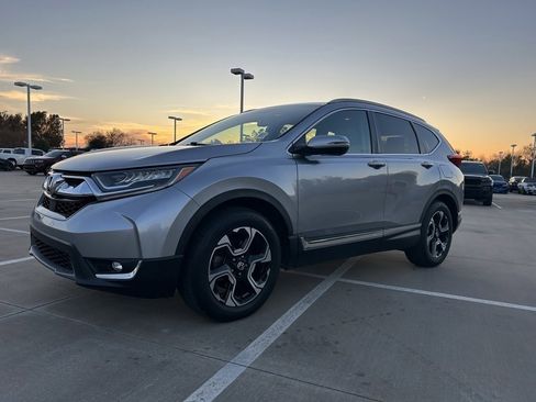 Used 2018 Honda CR-V Touring image 3