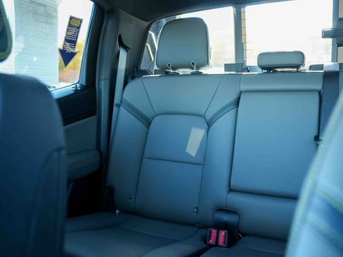 Used 2025 Chevrolet Colorado ZR2 w/ Midnight Edition image 31