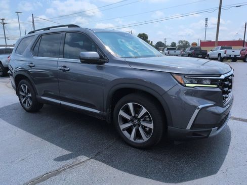 Used 2025 Honda Pilot Elite image 7