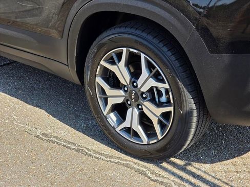 Used 2023 Kia Seltos EX AWD/4WD image 19