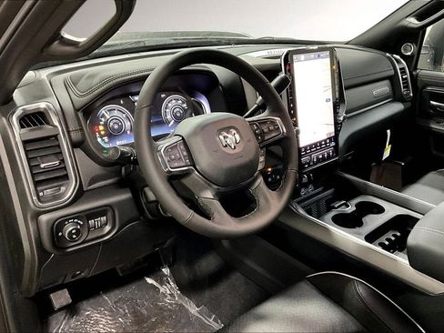 New 2026 RAM 2500 Laramie AWD/4WD image 8