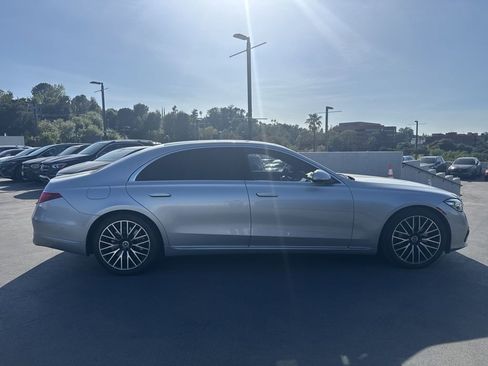 Used 2022 Mercedes-Benz S 580 4MATIC Sedan image 4