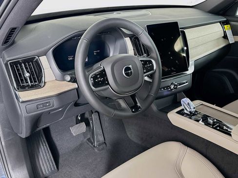 New 2026 Volvo XC90 T8 Plus w/ Protection Package Premier image 9