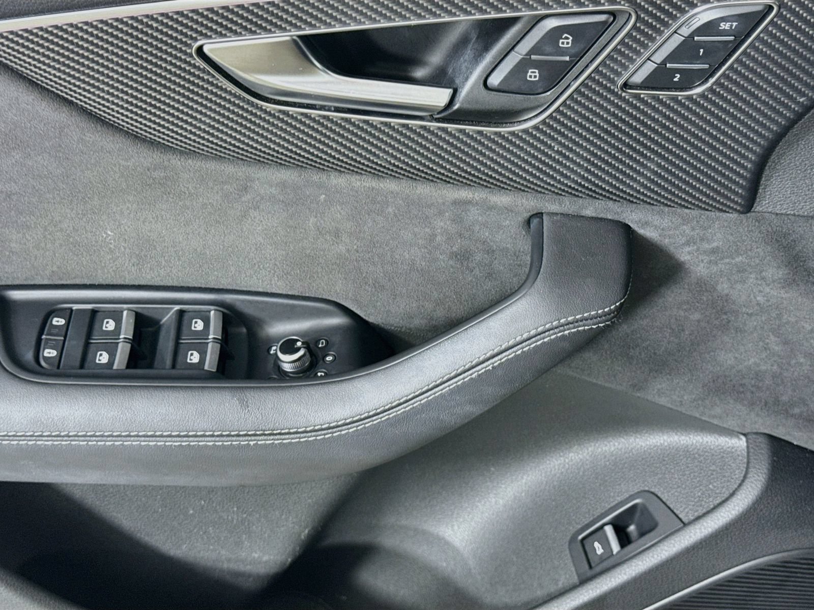Certified 2025 Audi SQ7 Prestige AWD/4WD image 11