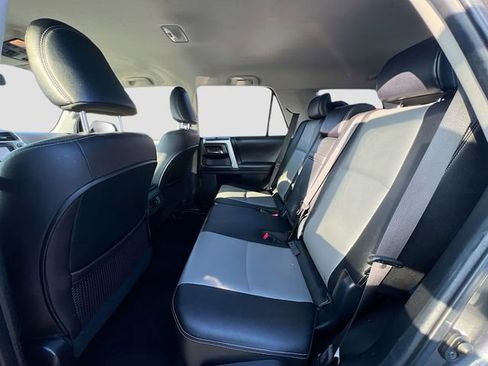 Used 2018 Toyota 4Runner SR5 Premium image 24