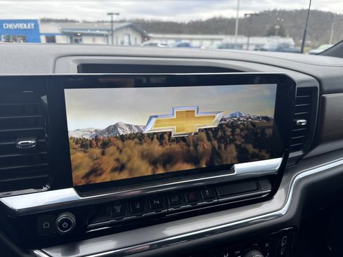 Used 2024 Chevrolet Silverado 3500 High Country image 16